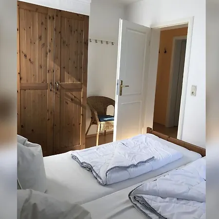 Bernsteinhaus 3 Zi Whg Im Eg, 2 Terrassen, Strandnah Mit Kamin Und Wlan